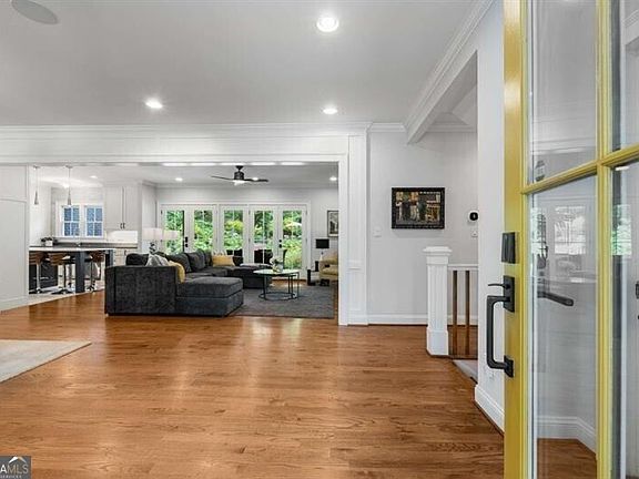 3rd image of 1678 Nottingham Way NE