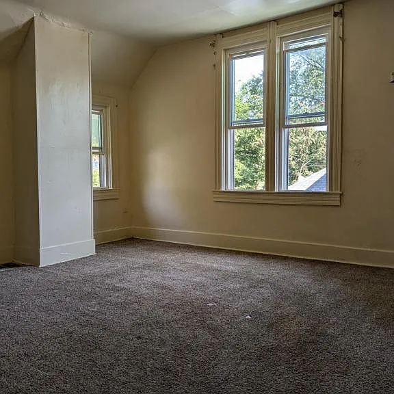 530 E Mulberry St — Photo 4
