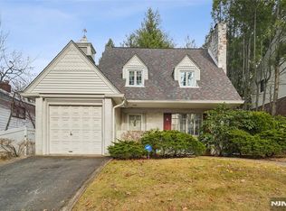 645 Sagamore Ave, Teaneck, NJ 07666