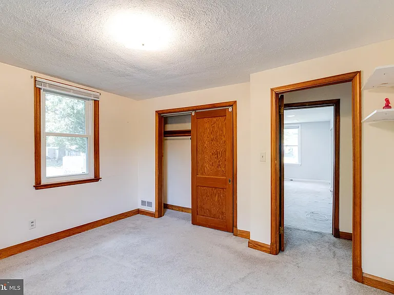 905 Regester Ave — Photo 19