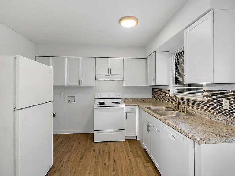 4536 Bufort Blvd — Photo 7