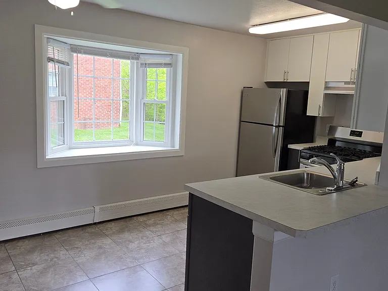 LAWRENCEVILLE GARDEN APARTMENTS AND TOWNHOMES — Photo 40