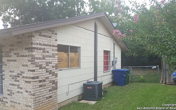 2nd image of 4419 Sun Gate St
