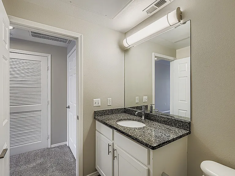 13607 Ashbrook Hts #204 Summer Sky - Print Quality - 007 - 09 Primary Bathroom