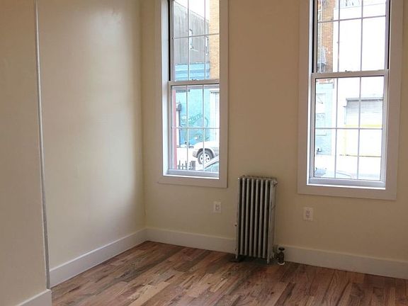 2nd image of 714 Hart St #1E