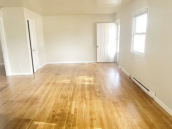 3rd image of 2698 Byron St #1