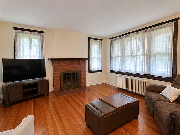 4th image of 25-27 Florence Ave #2