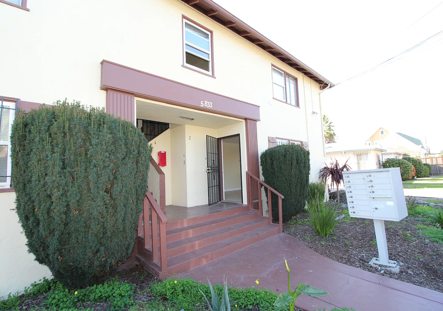 1967 Seminary Ave. — Photo 2
