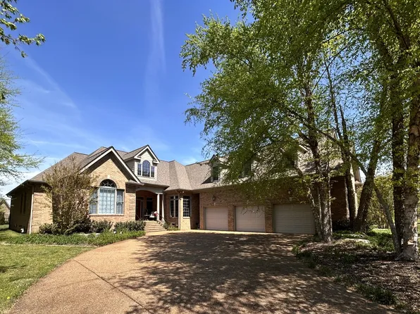 707 Farmington Dr, Lebanon, TN 37087