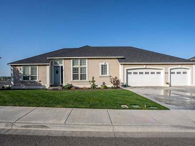 5130 Hershey Ln, West Richland, WA, 99353