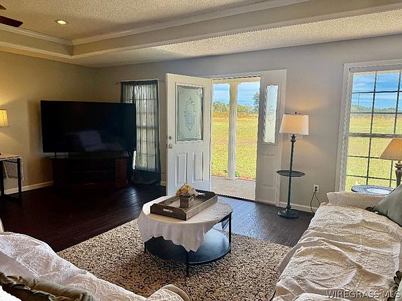 5th image of 2139 Luther Ln