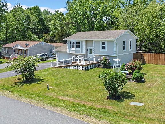 3rd image of 7008 Soulier Ln