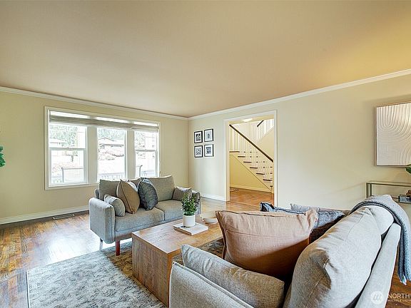 5th image of 225 131st Avenue NE