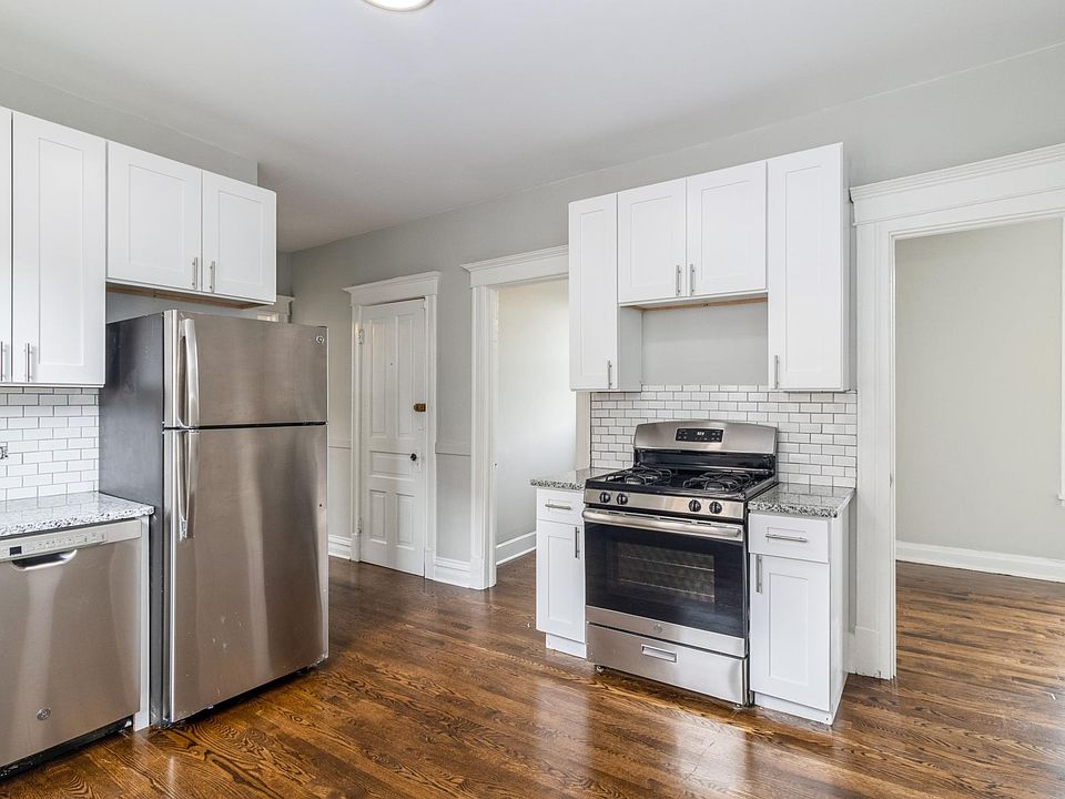 1st image of 2045 N Winchester Ave #1E