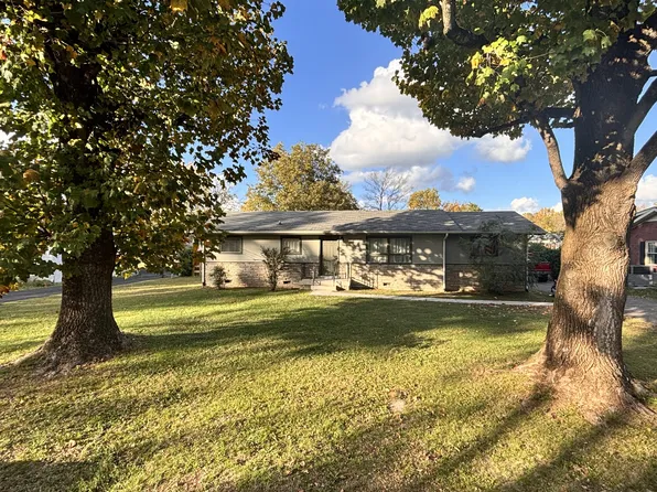 1006 Lawndale Dr, Murfreesboro, TN 37129