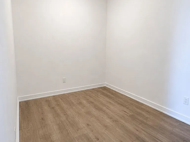 25 Wellington St S #3408 — Photo 11
