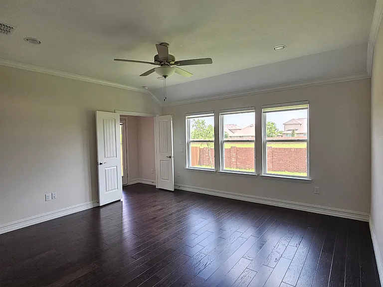 3105 Euclid Way — Photo 6