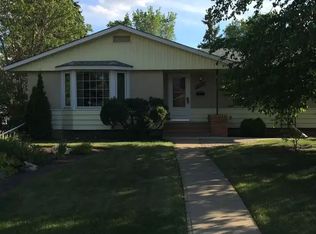 9504 69a St NW #1A, Edmonton, AB T6B1W3