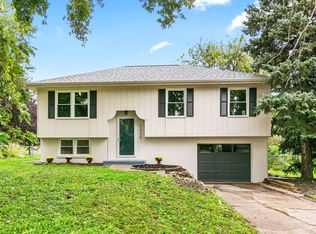 1629 N 105th St, Omaha, NE 68114