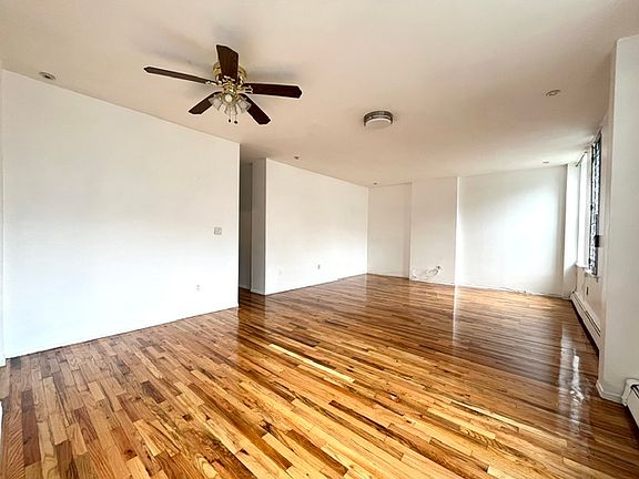 3rd image of 924 Hancock St APT 2
