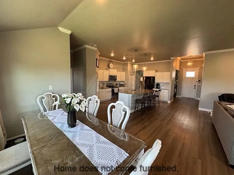 907 Holliday Dr — Photo 7