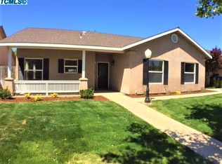 1179 Vine St, Exeter, CA 93221