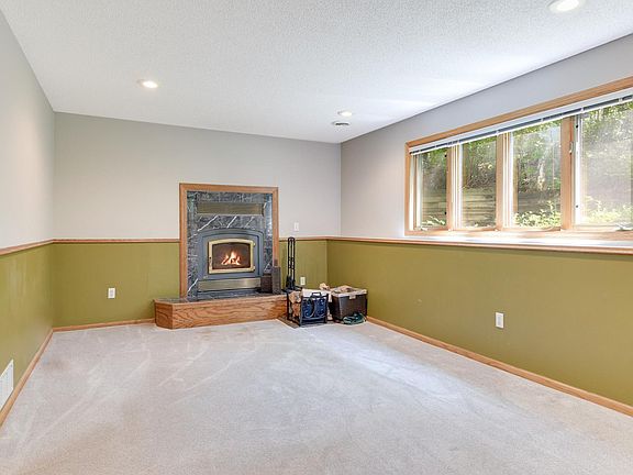 5th image of 1052 Lakewood Dr S