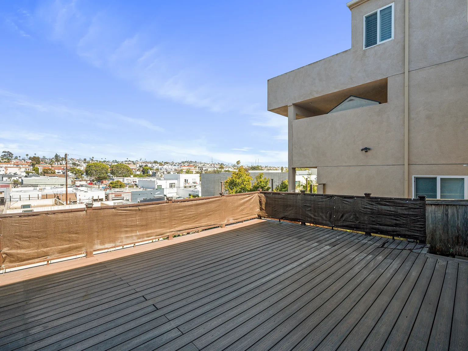 3 bed, 1400 sqft, $8,500 — Photo 2