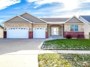 1935 E 58th St, Davenport, IA 52807