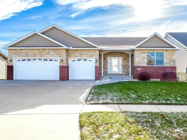 1935 E 58th St, Davenport, IA 52807
