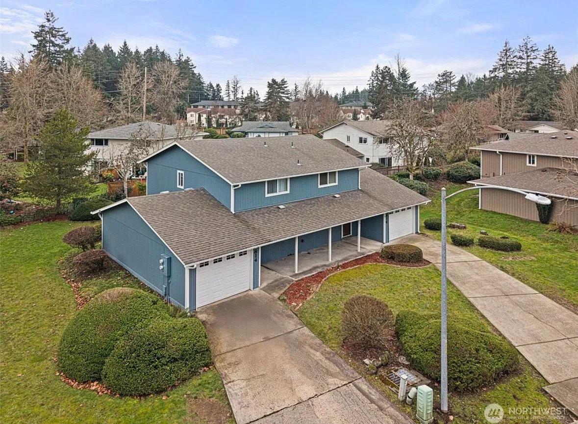 2 bed, 1.5 bath, 1052 sqft, $2,195 — Photo 2
