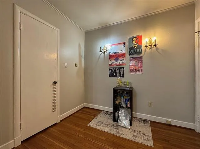 2 bed, 1.0 bath, 1200 sqft, $2,200 — Photo 4
