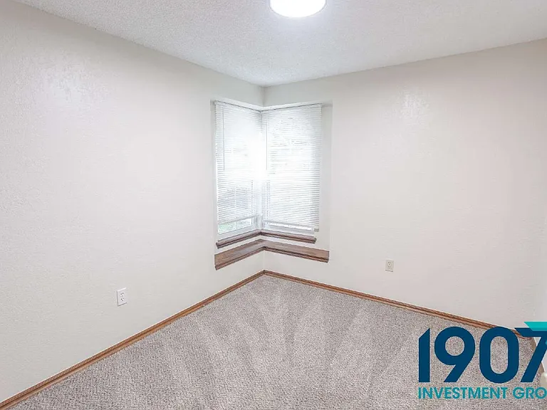 2102 Briarcliff Dr — Photo 9