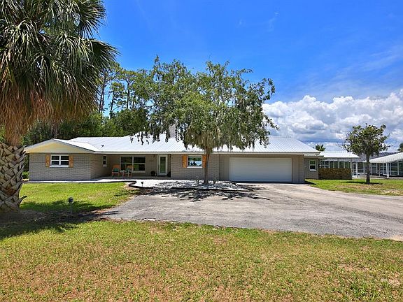 3rd image of 10893 SE 141st Avenue Rd