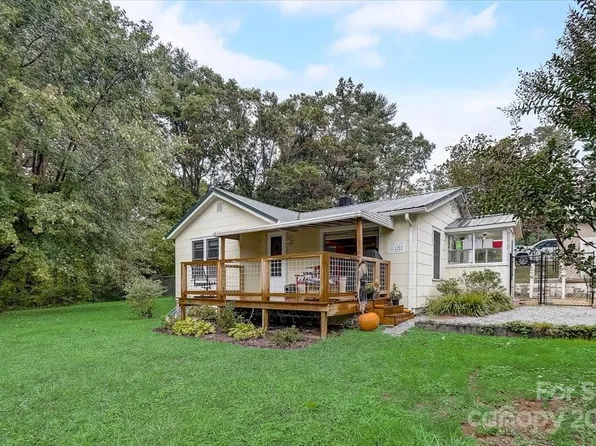 151 Rocky St, Hendersonville, NC 28792
