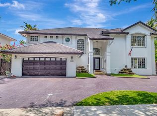 8360 NW 159th Ter, Miami Lakes, FL 33016
