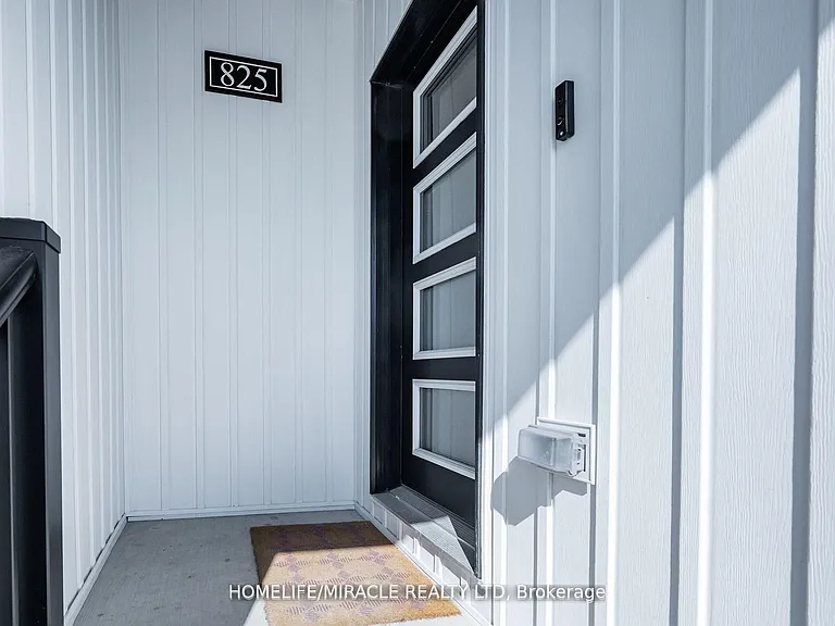 4263 4th Ave #825 — Photo 2