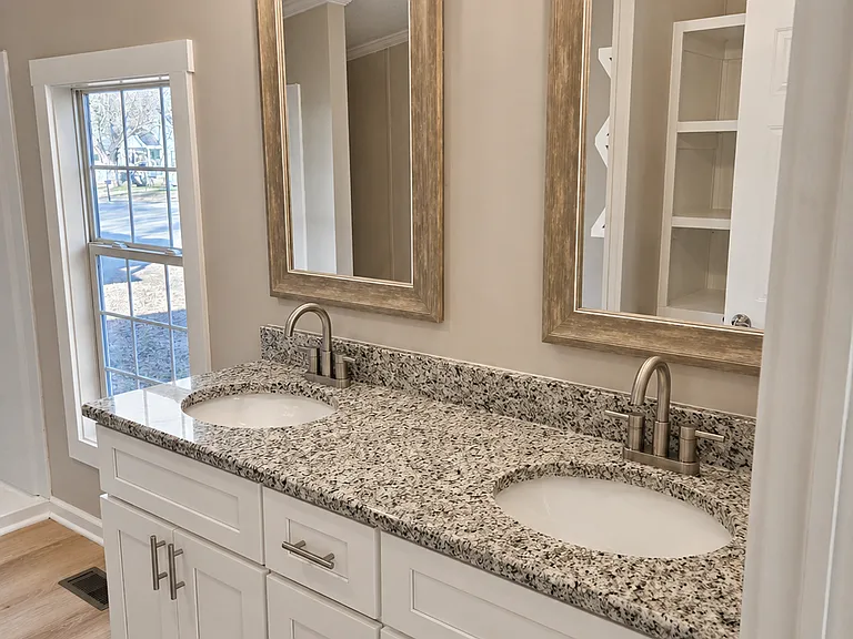 223 E Park Ave — Photo 9