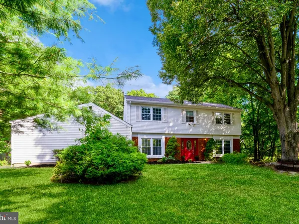 36 Merion Dr, Manalapan, NJ 07726