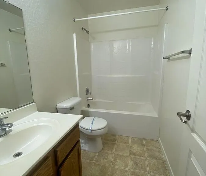 4850 N 113th Dr — Photo 5