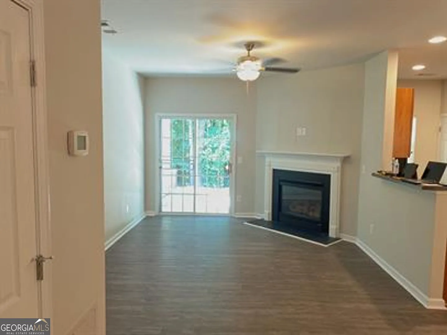 3 bed, 2.5 bath, 1604 sqft, $1,895 — Photo 4