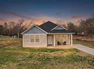 444 Weatherly St, Ramseur, NC 27316