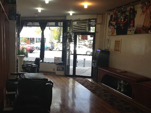 3rd image of 2552 E Tremont Ave