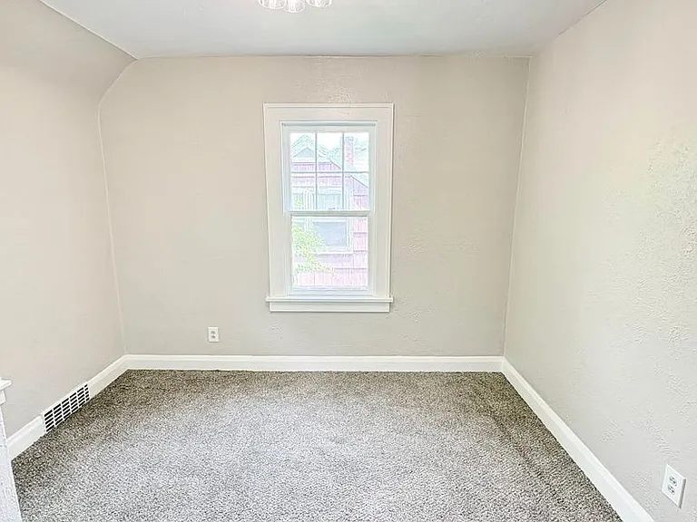 804 Alvison Rd — Photo 24