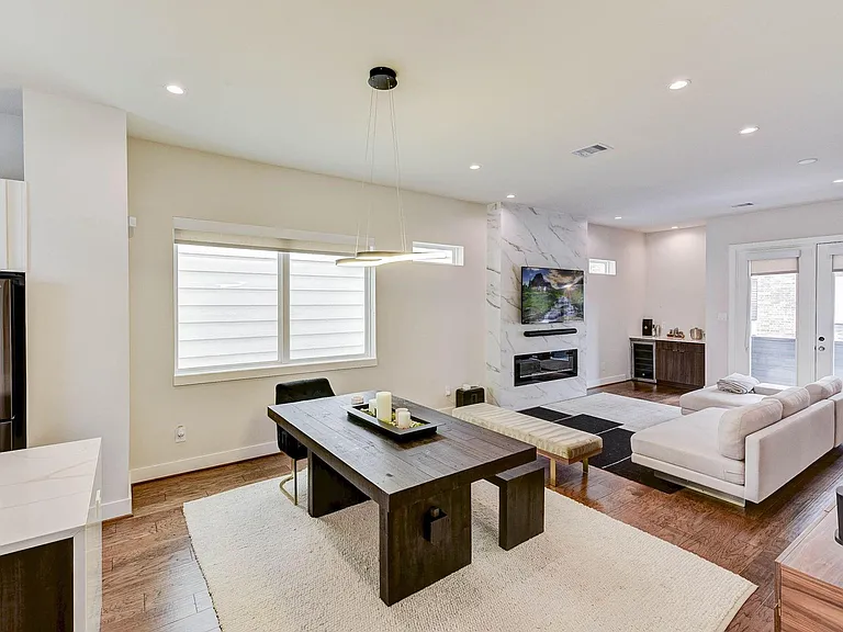 5857 Dolores St — Photo 31