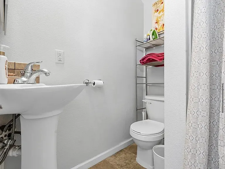 1525 5th Ave NW — Photo 9