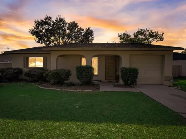 424 Bonnie View Dr, Valrico, FL 33594