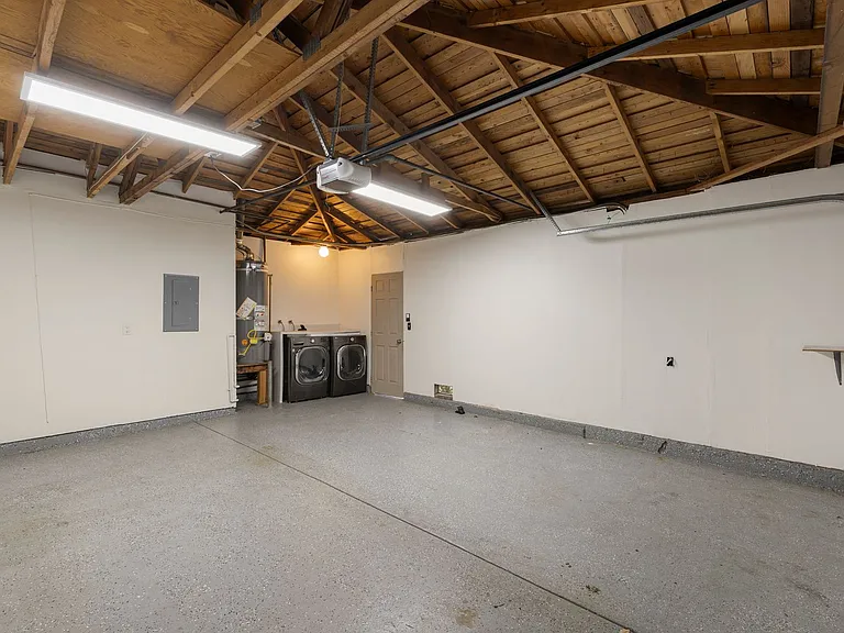 1141 Holly Oak Cir — Photo 17