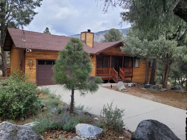 2305 Freeman Dr, Pine Mountain Club, CA 93222