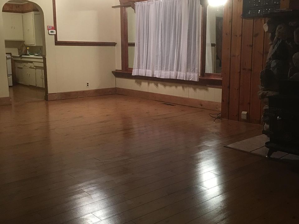 2nd image of 903 W Water St